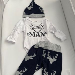 Matching long sleeve/pant/hat set